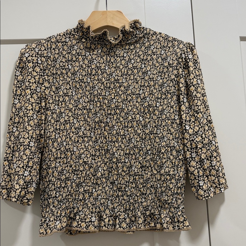 Sandro Gigi Floral Print Smocked Tee—BEAUTIFUL!! Like New Condition! Size 2 - Picture 6 of 9